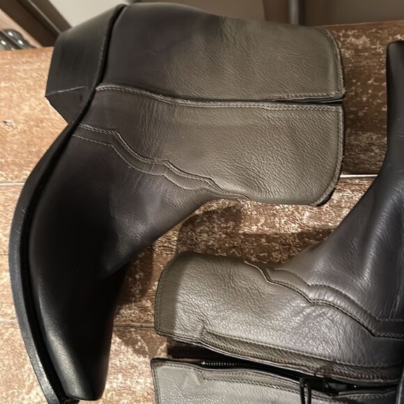 Two-tone color, beautiful genuine leather boots in perfect condition - Picture 9 of 13